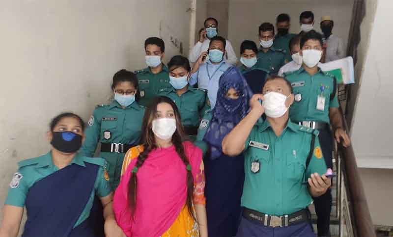 মামলা স্থগিত ও নথি চেয়ে হাইকোর্টে আবেদন করলেন ডা. সাবরিনা