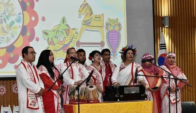 কূটনীতির বর্ণিল মানচিত্রের দূত আবিদা ইসলাম