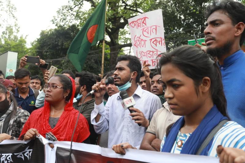 পুলিশ ধর্ষকদের পক্ষে অবস্থান নিচ্ছে: ভিপি নুর
