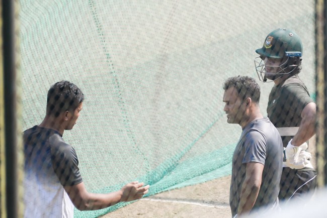 ৭ রান নিতে পারেননি সাকিব, চ্যালেঞ্জে হারলেন সাইফউদ্দিনের কাছে