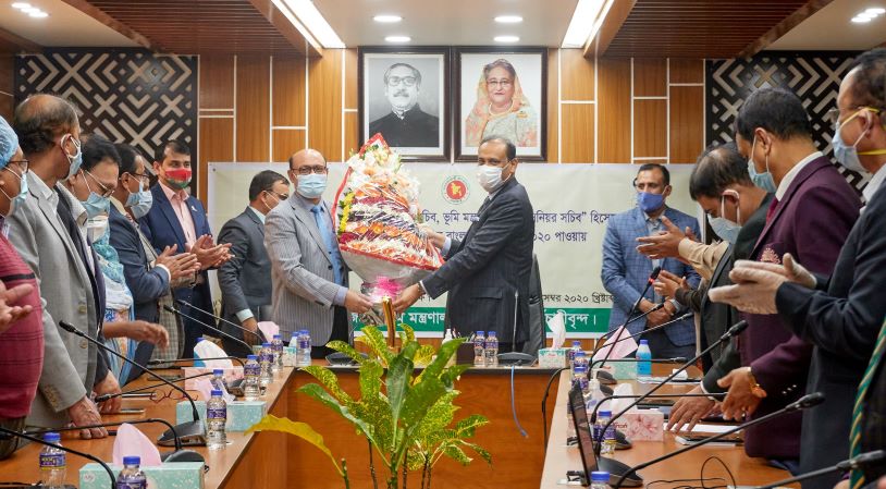 আমি দৃঢ়ভাবে বিশ্বাস করি ভূমি মন্ত্রণালয় ঠিক পথেই অগ্রসর হচ্ছে: ভূমিমন্ত্রী