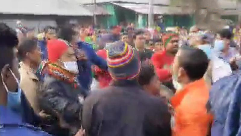 ভোট চলাকালে পৌর এলাকায় সংঘর্ষ, আহত অন্তত ১০