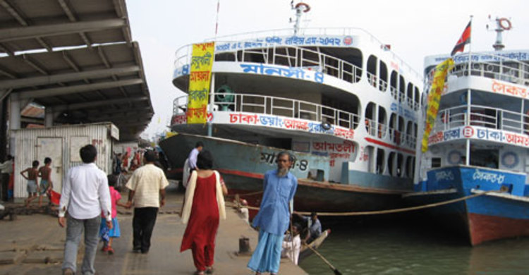 লঞ্চে চড়ে যেতে চেয়েছিলেন ঢাকা, পা হারিয়ে গেলেন হাসপাতালে