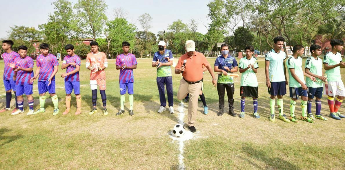 গাজীপুর সেনানিবাসে মুজিববর্ষ আন্তঃস্কুল ফুটবল প্রতিযোগিতার উদ্বোধন