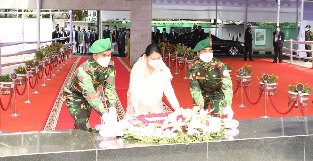 বঙ্গবন্ধুর প্রতি নেপালের রাষ্ট্রপতির শ্রদ্ধা নিবেদন