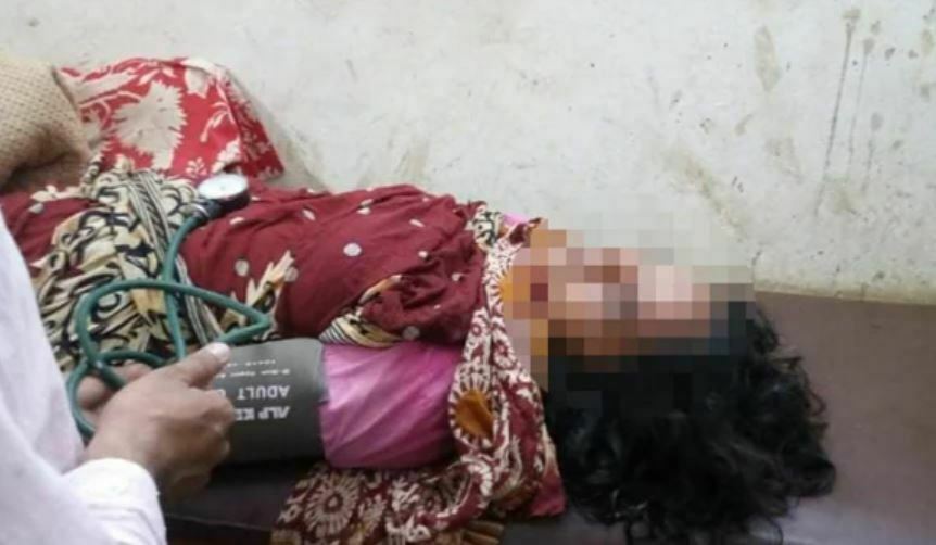 মা-মেয়েকে পিটিয়ে হাসপাতালে পাঠালেন শিক্ষক