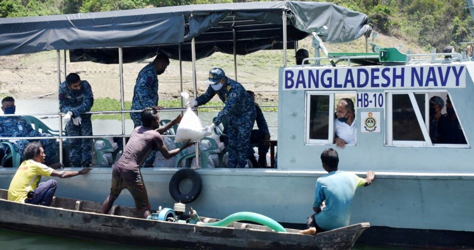 প্রত্যন্ত পাহাড়ি এলাকায় ৫০০ পরিবারকে নৌবাহিনীর মানবিক সহায়তা