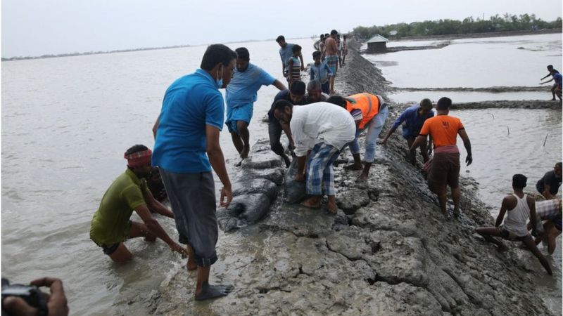 উপকূলের মানুষ সাহায্য চান না, চান শুধু ‘টেকসই বেড়িবাঁধ’