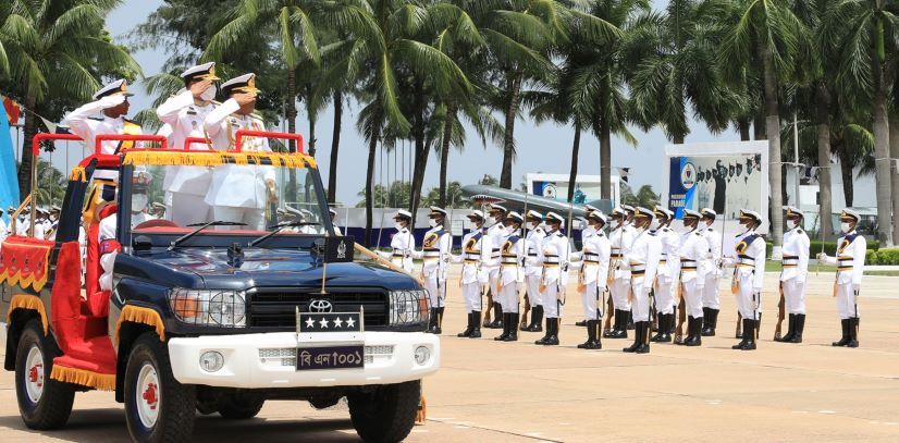 নৌবাহিনীর গ্রীষ্মকালীন রাষ্ট্রপতি কুচকাওয়াজ অনুষ্ঠিত
