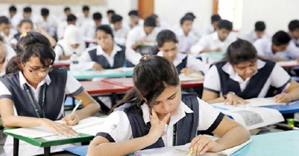 জেএসসি পরীক্ষার্থীদের ফরম পূরণের