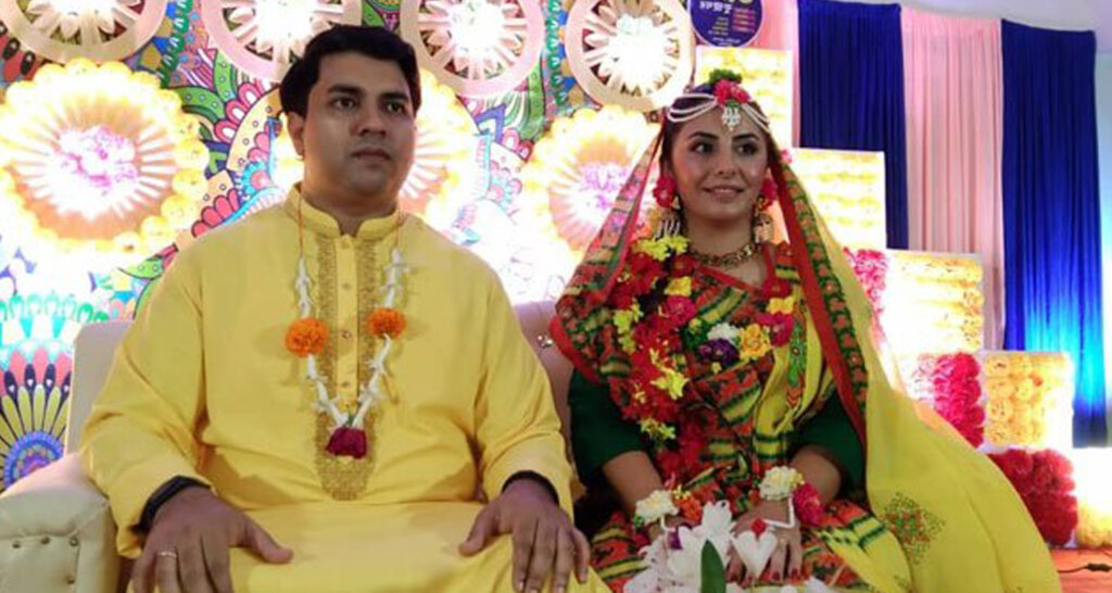 প্রেমের টানে বাংলাদেশে