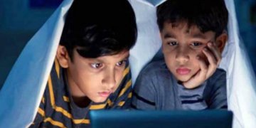 বাচ্চার ইন্টারনেট আসক্তি