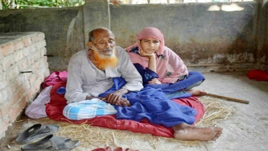 অবশেষে ঘর পাচ্ছেন সেই ‘গৃহহীন বৃদ্ধ মকবুল’