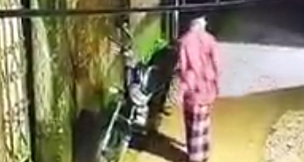 ৮ সেকেন্ডে লক খোলা, ২৪ সেকেন্ডে চুরি কমপ্লিট চুরি