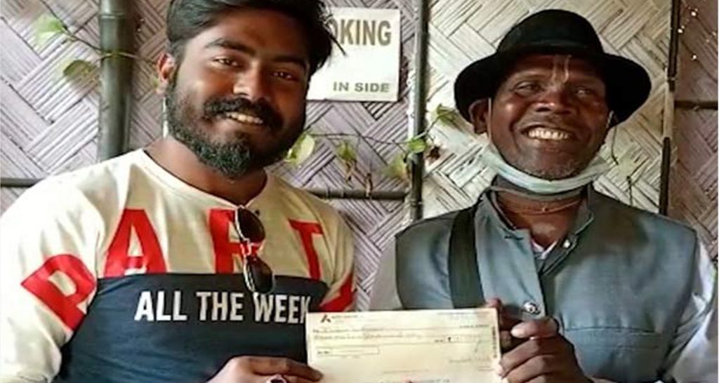 অবশেষে ভাগ্য খুলল কাঁচা বাদাম গায়ক ভুবন বাদ্যকরের কাঁচা বাদাম