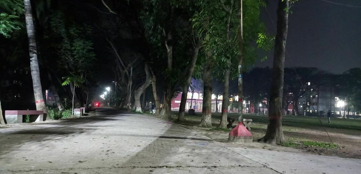 নিষ্প্রাণ ঢাকা কলেজ ক্যাম্পাস