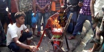 নলকূপের পানির সঙ্গে উঠছে গ্যাস