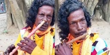 নাক দিয়ে বাঁশি বাজিয়ে