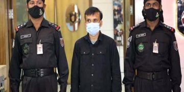 সাংবাদিক সেজে