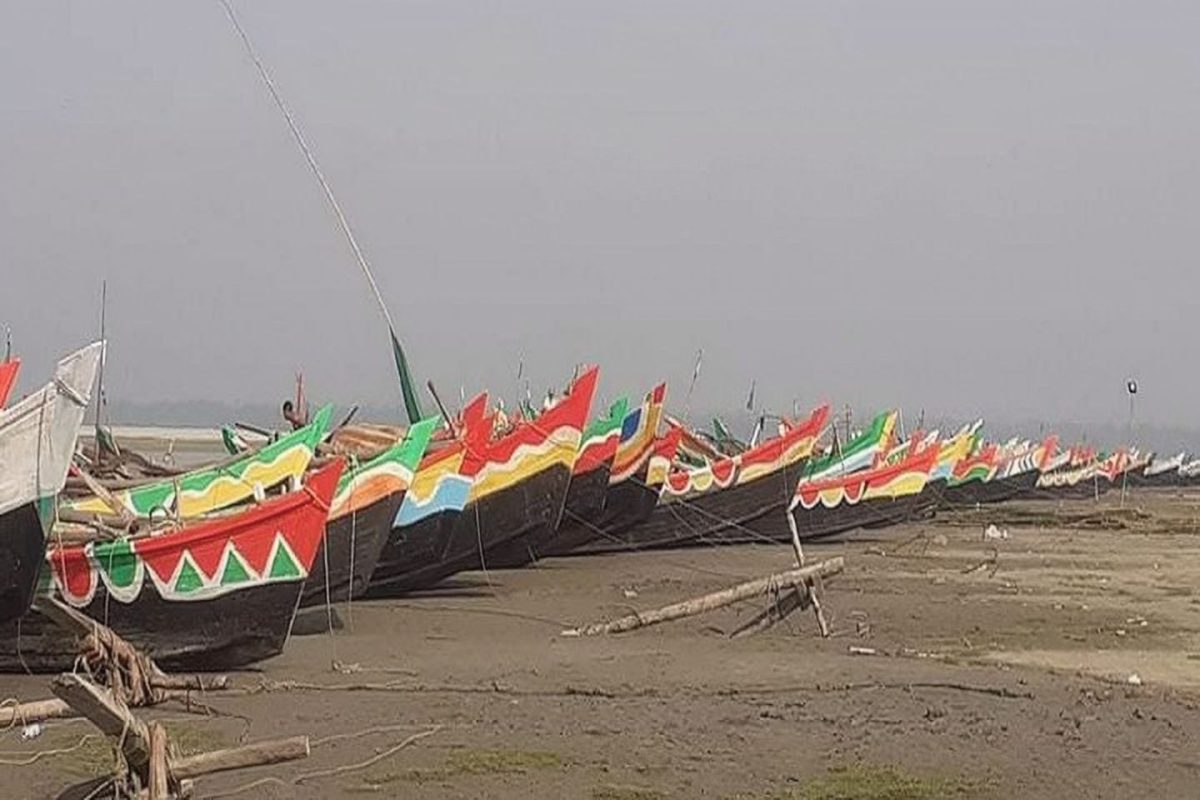 প্রধানমন্ত্রীকে বরণে প্রস্তুত সুসজ্জিত ২২০ নৌকা