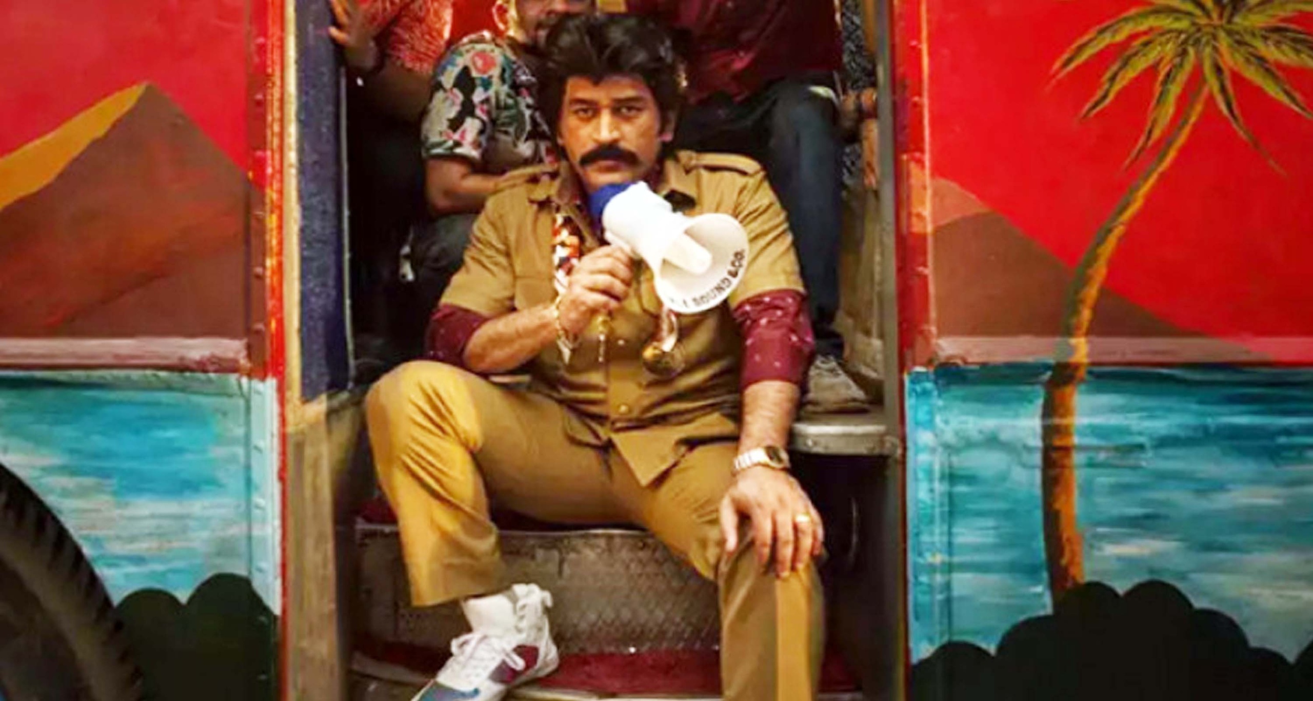 আইপিএল থেকে ধোনির বিজ্ঞাপন সরিয়ে নেয়ার নির্দেশ আইপিএল থেকে ধোনির বিজ্ঞাপন