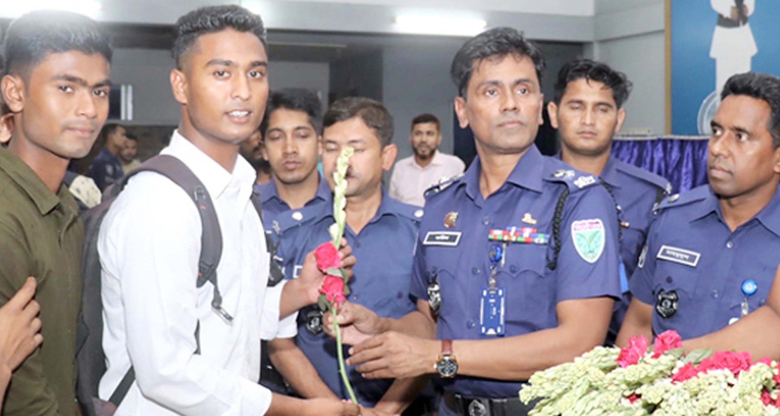 ১৩০ টাকায় পুলিশে চাকরি পেলেন ৯৫ জন ১৩০ টাকায় পুলিশে চাকরি