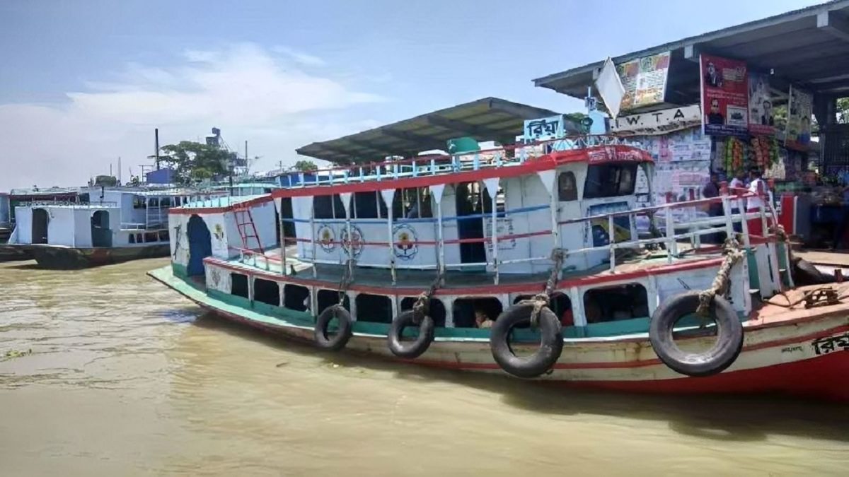 পাটুরিয়া-দৌলতদিয়া নৌরুটে লঞ্চ চলাচল বন্ধ