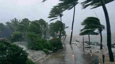 ঝড়ের আভাস