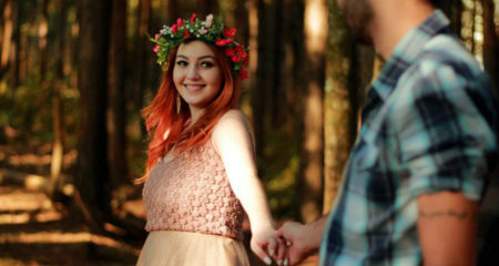 প্রেমিকা অন্য কাউকে ভালোবাসে