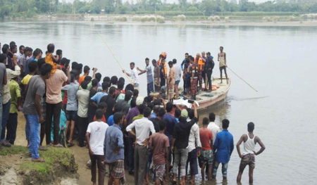 করতোয়া নৌকাডুবি : নতুন জামা পরে ঘোরা হলো না দুই বোনের