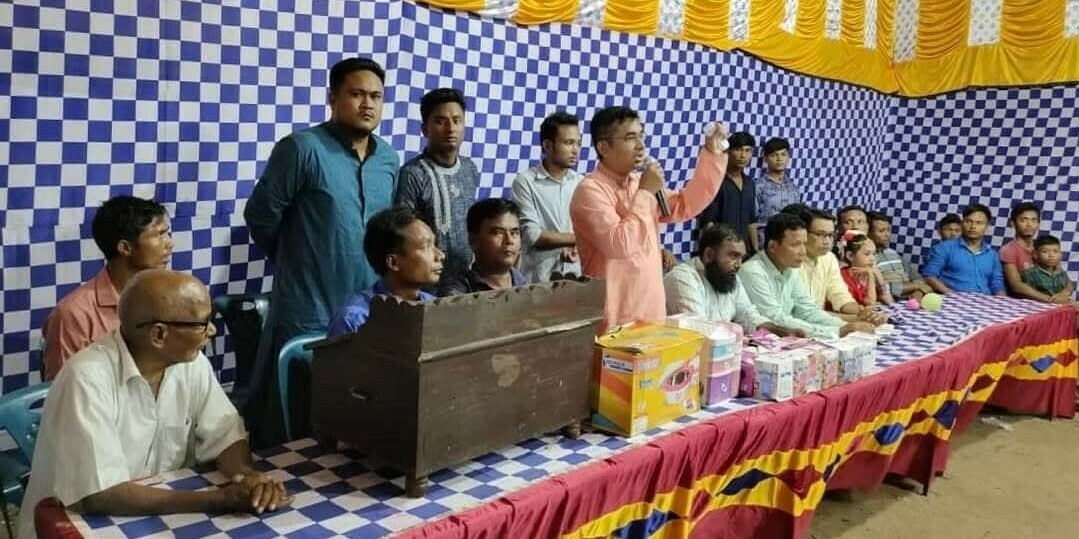 পূজামণ্ডপে শুভেচ্ছা বিনিময় করলেন বরদা ভূষণ রায় লিটন