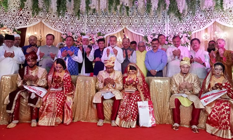 চট্টগ্রামে ৩ অনাথ কন্যার রাজকীয় বিয়ে, স্বর্ণালঙ্কার দিয়েছেন প্রধানমন্ত্রী