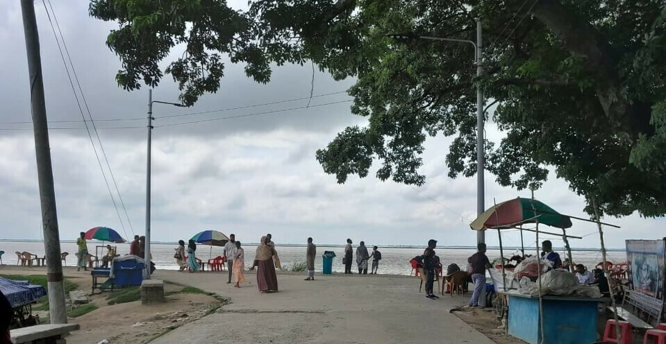 পর্যটকদের মন কাড়ছে রাজশাহীর ‘টি-বাঁধ’
