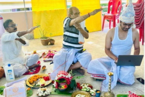 বিয়ের অনুষ্ঠানে ল্যাপটপে কাজ করছে বর! সোশ্যাল মিডিয়ায় ভাইরাল