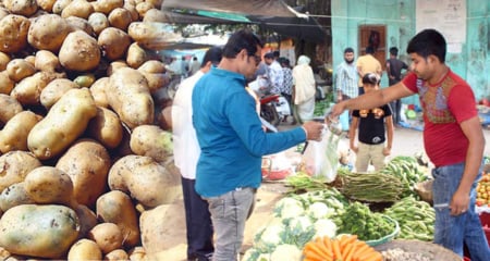 আলুর কেজি ৪০০ টাকা