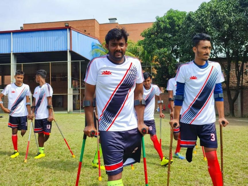 শরীরিক প্রতিবন্ধকতা নিয়েও অদম্য তারা