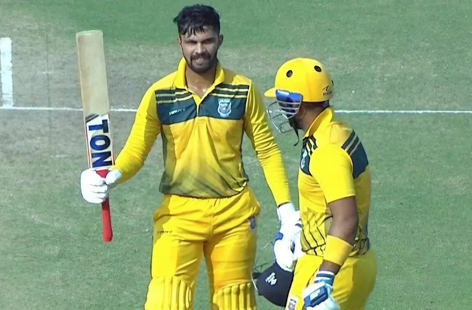 এবার ৭ বলে ৭ ছক্কা; ক্রিকেটে নতুন এক ইতিহাস! ছক্কা