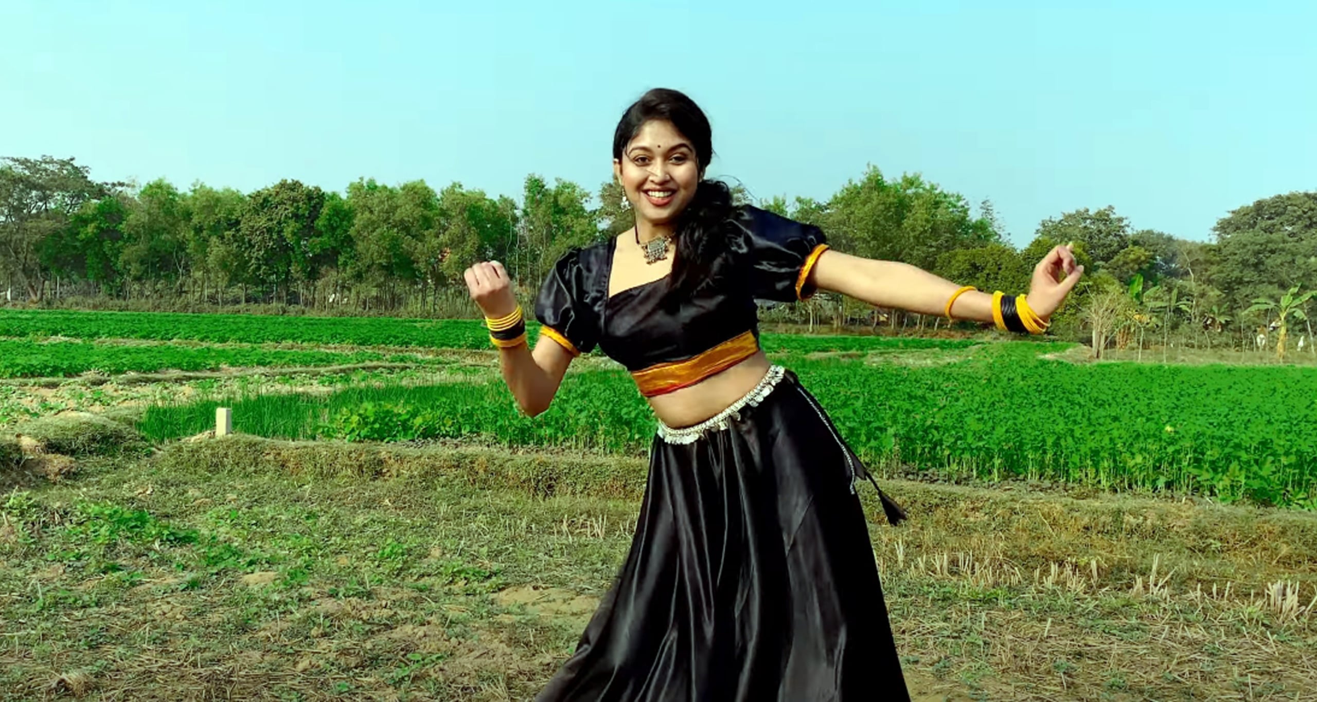 ড্যান্স-স্টার-মৌ