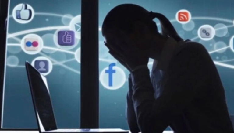 সোশ্যাল-মিডিয়া