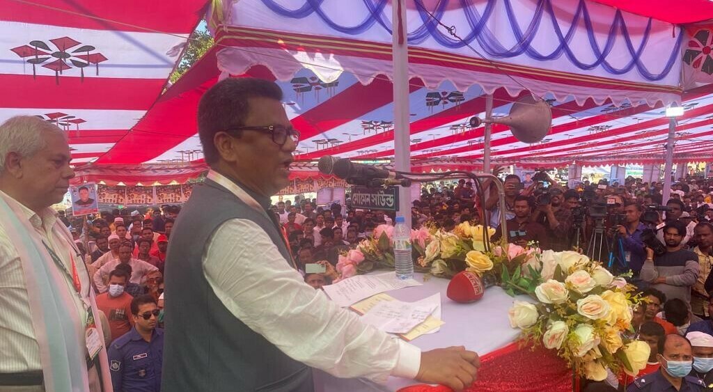 গ্রামের মুরব্বী নিরন্ন মানুষের খাবারের ব্যবস্থা করেছেন প্রধানমন্ত্রী