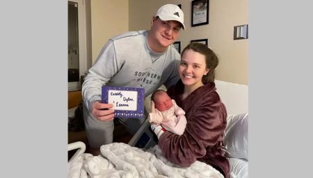 বাবা-মা ও সন্তানের জন্ম একই দিনে