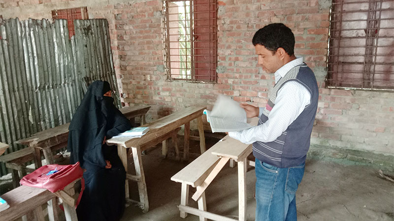 আজব মাদরাসা, ৬ শিক্ষার্থীকে পড়ান ১৫ শিক্ষক