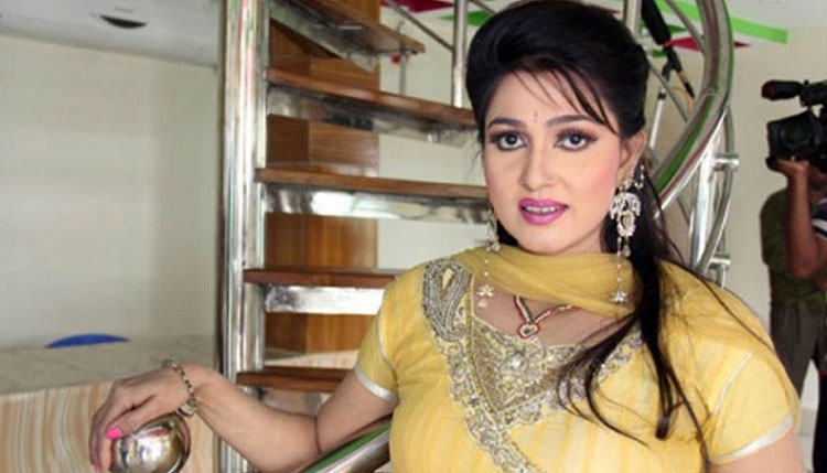 চিত্রনায়িকা একা