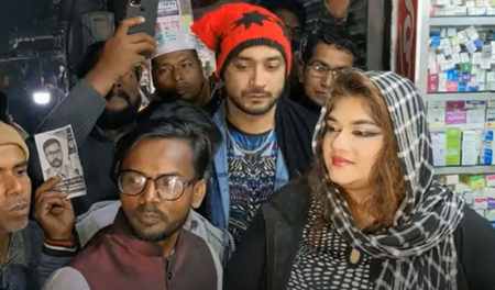 চিত্রনায়িকা মুনমুন