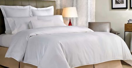 hotel-white-bed