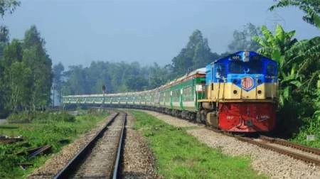 আজ থেকে ট্রেনের ফিরতি টিকিট বিক্রি শুরু