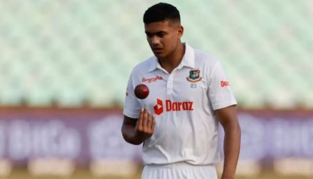 মিরপুর টেস্ট থেকে ছিটকে গেলেন তাসকিন