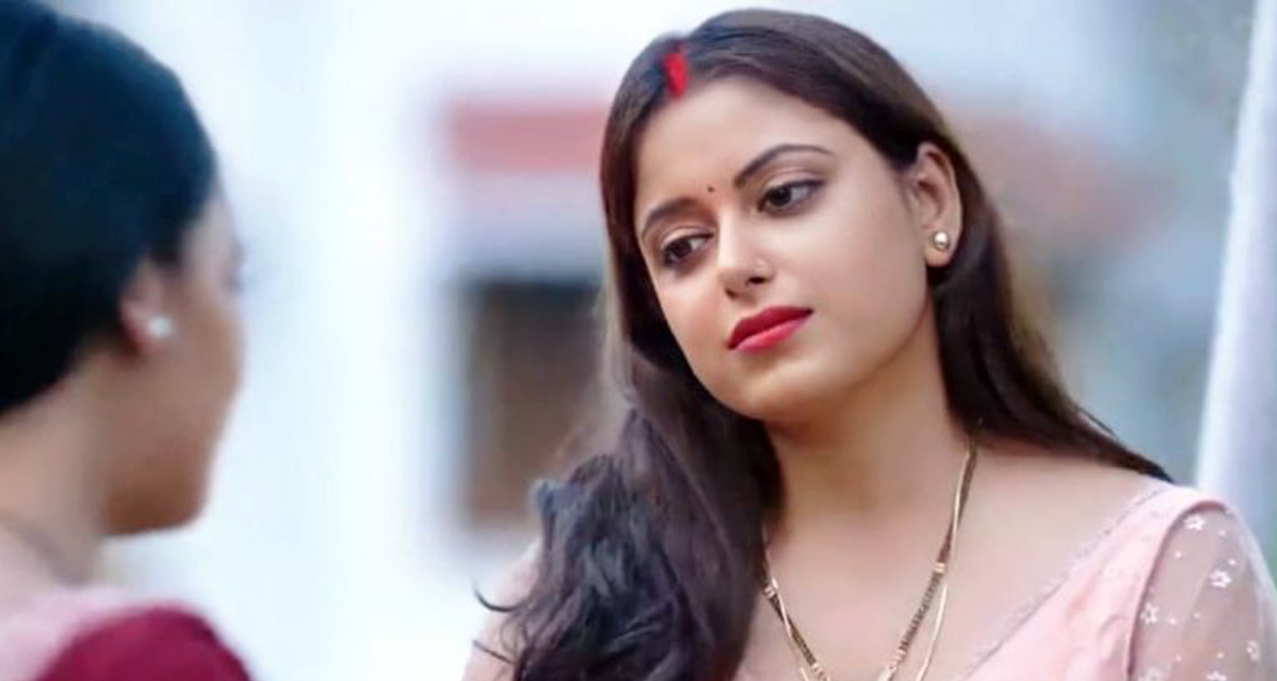রোমান্সে ভরপুর উল্লুর এই ওয়েব সিরিজ, ভুলেও বাচ্চাদের সামনে দেখবেন না