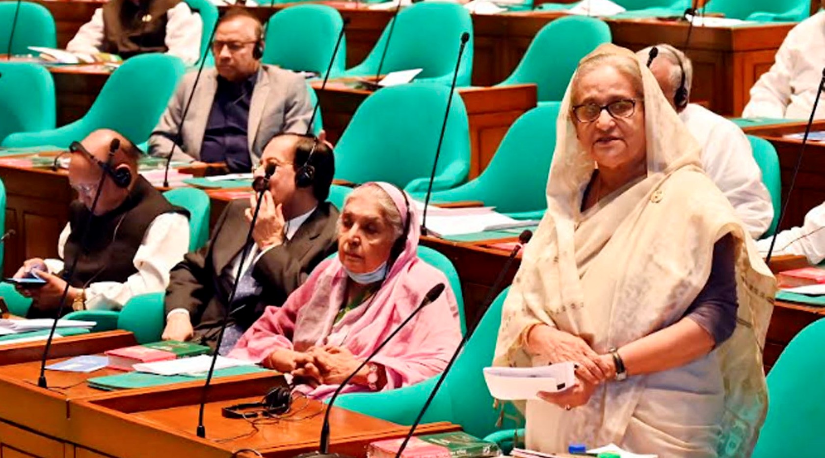 দেশবাসীকে বিদ্যুৎসহ সব জিনিস ব্যবহারে সংযমী হওয়ার আহ্বান
