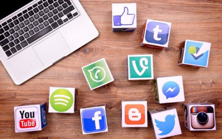 সোশ্যাল মিডিয়ায় পোস্ট করার ক্ষেত্রে সতর্ক হতে হবে সোশ্যাল মিডিয়া